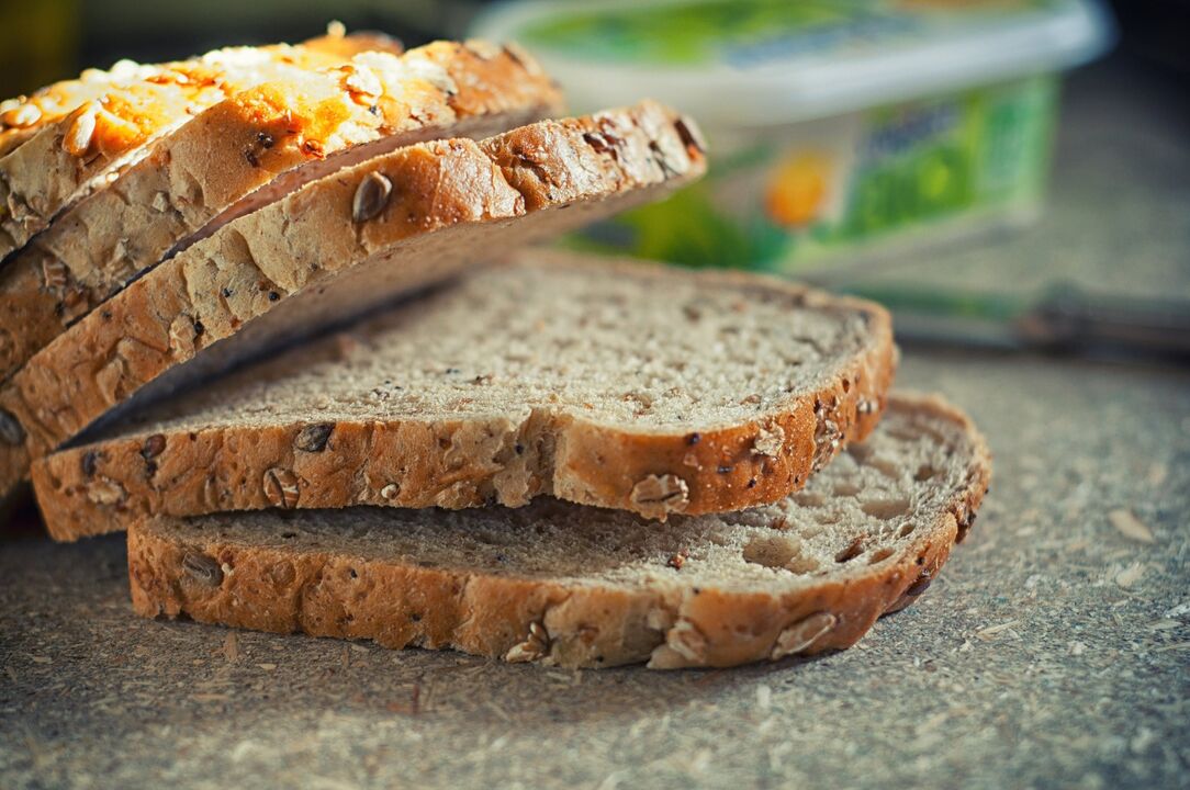The blood type 4 diet allows you to include wholemeal bread in your diet. 
