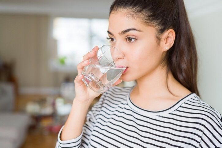 Regular consumption of clean water is the key to successfully losing weight by 10 kg in a month. 